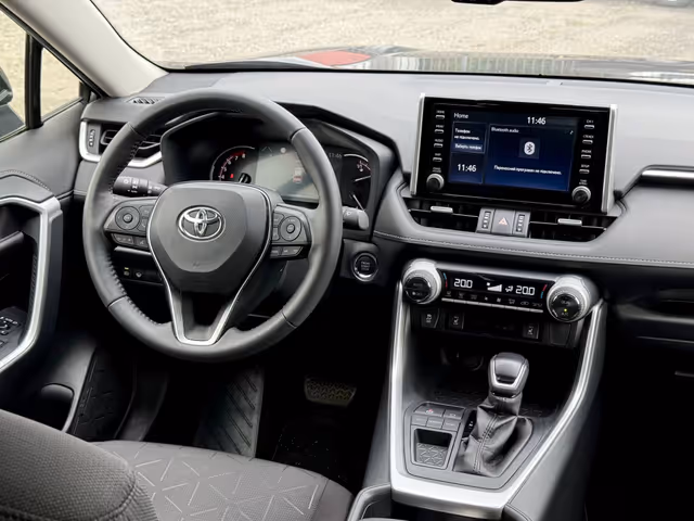 Toyota RAV4 - фото 5