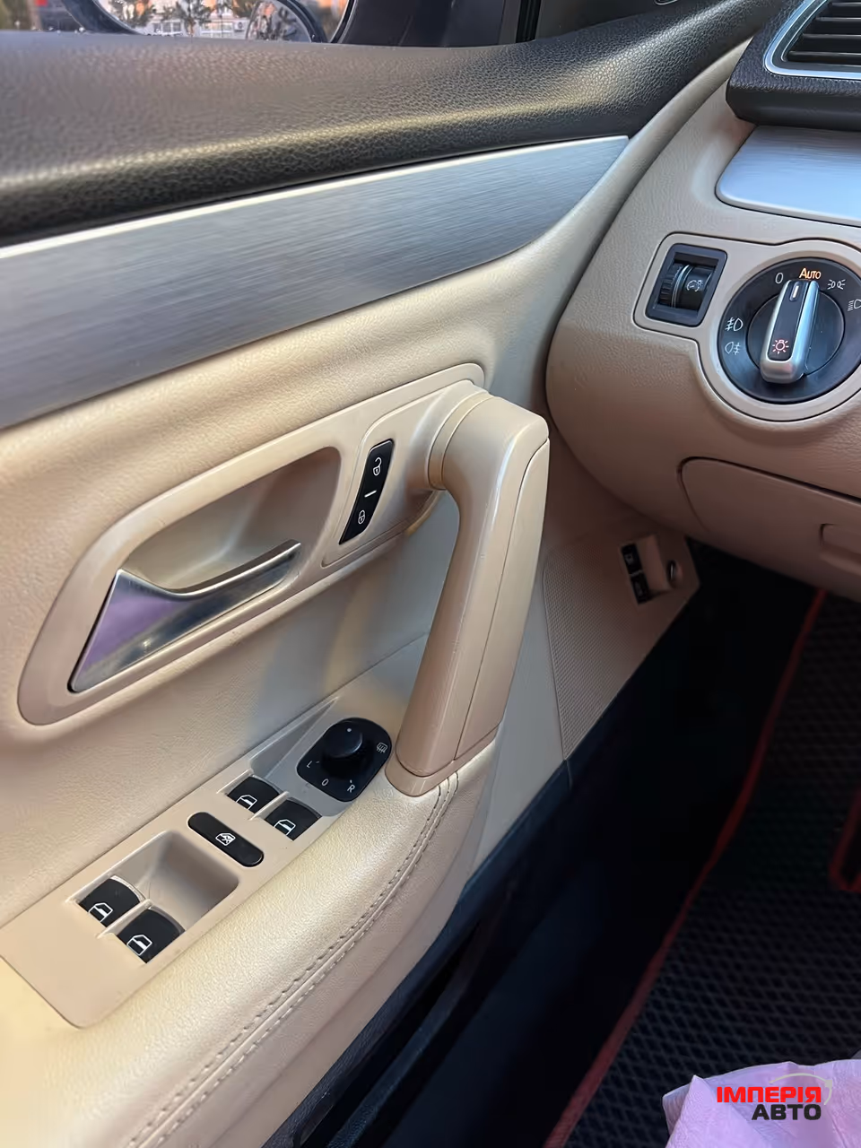 Volkswagen Passat CC - фото 19