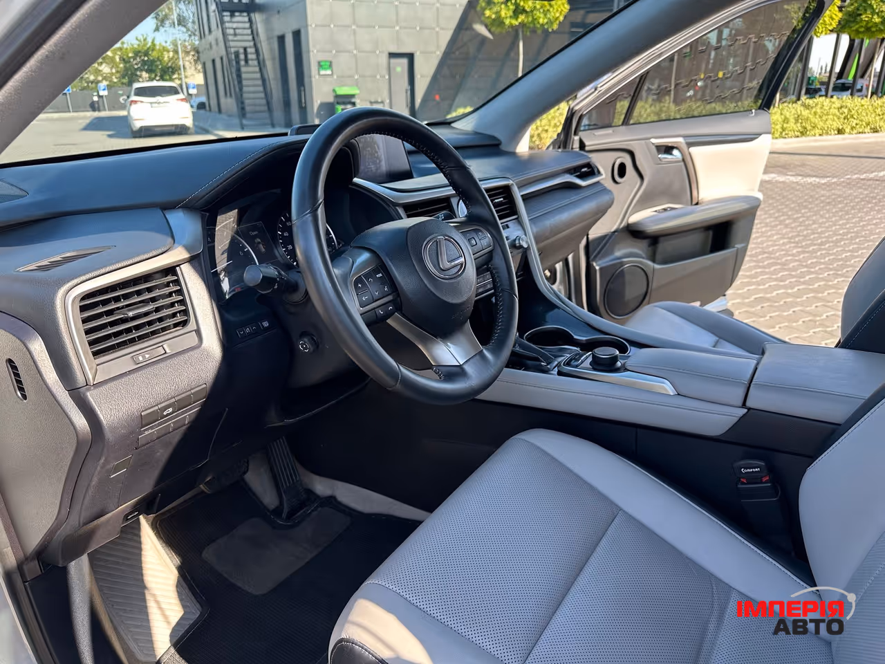 Lexus RX - фото 11