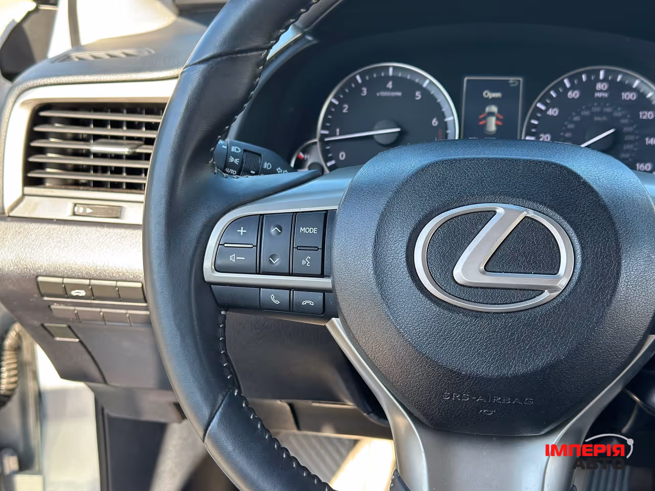 Lexus RX - фото 30