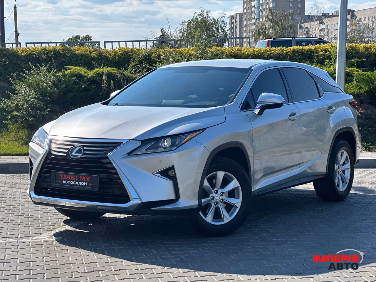 Lexus RX - фото 1