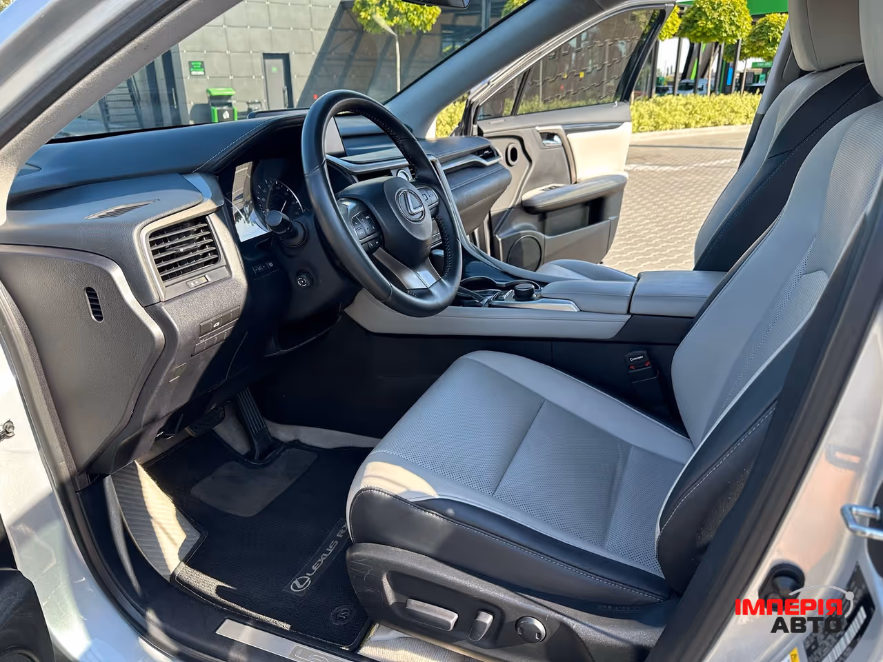 Lexus RX - фото 10