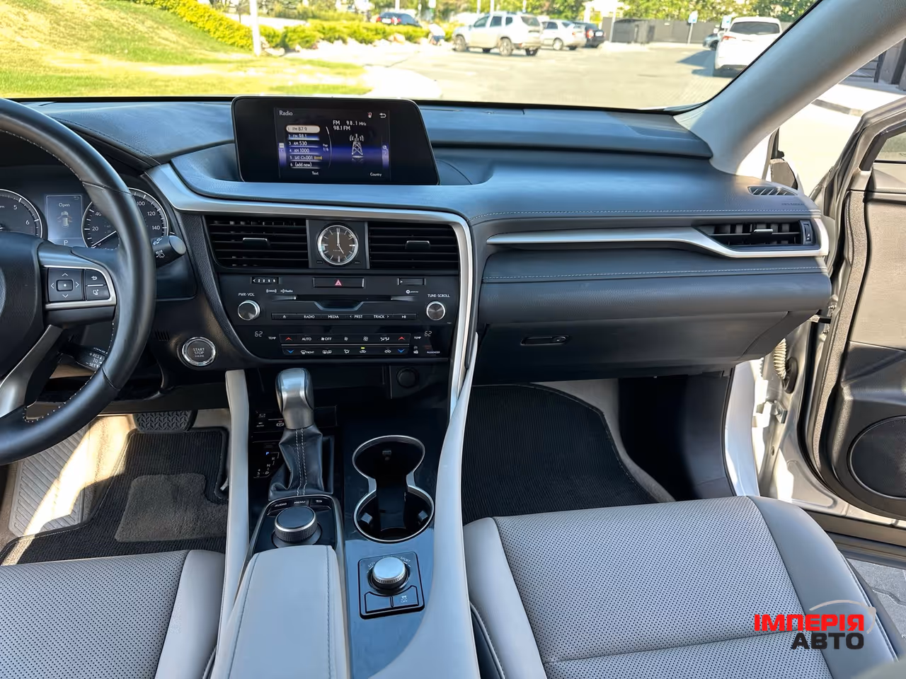 Lexus RX - фото 26