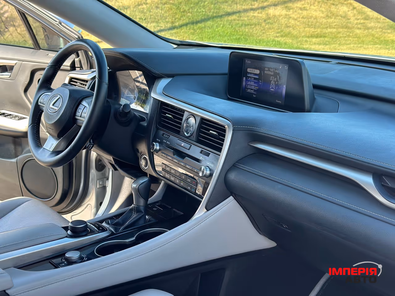 Lexus RX - фото 21