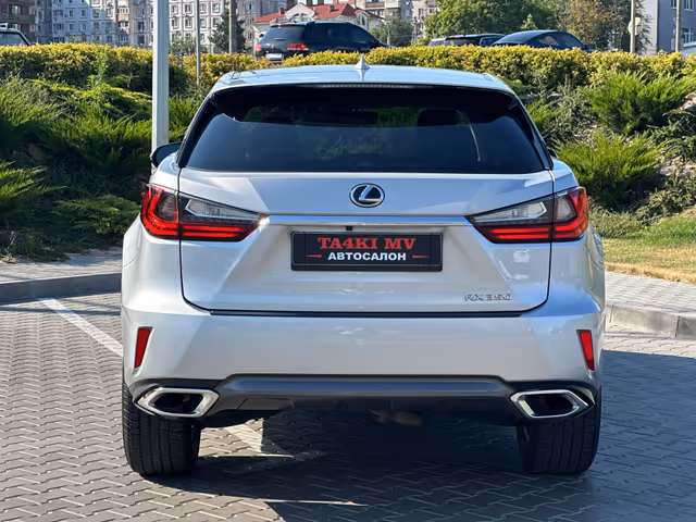 Lexus RX - фото 3