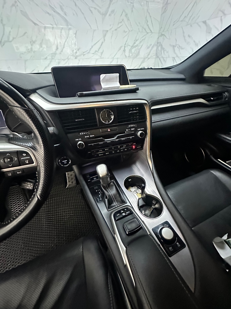 Lexus RX - фото 4