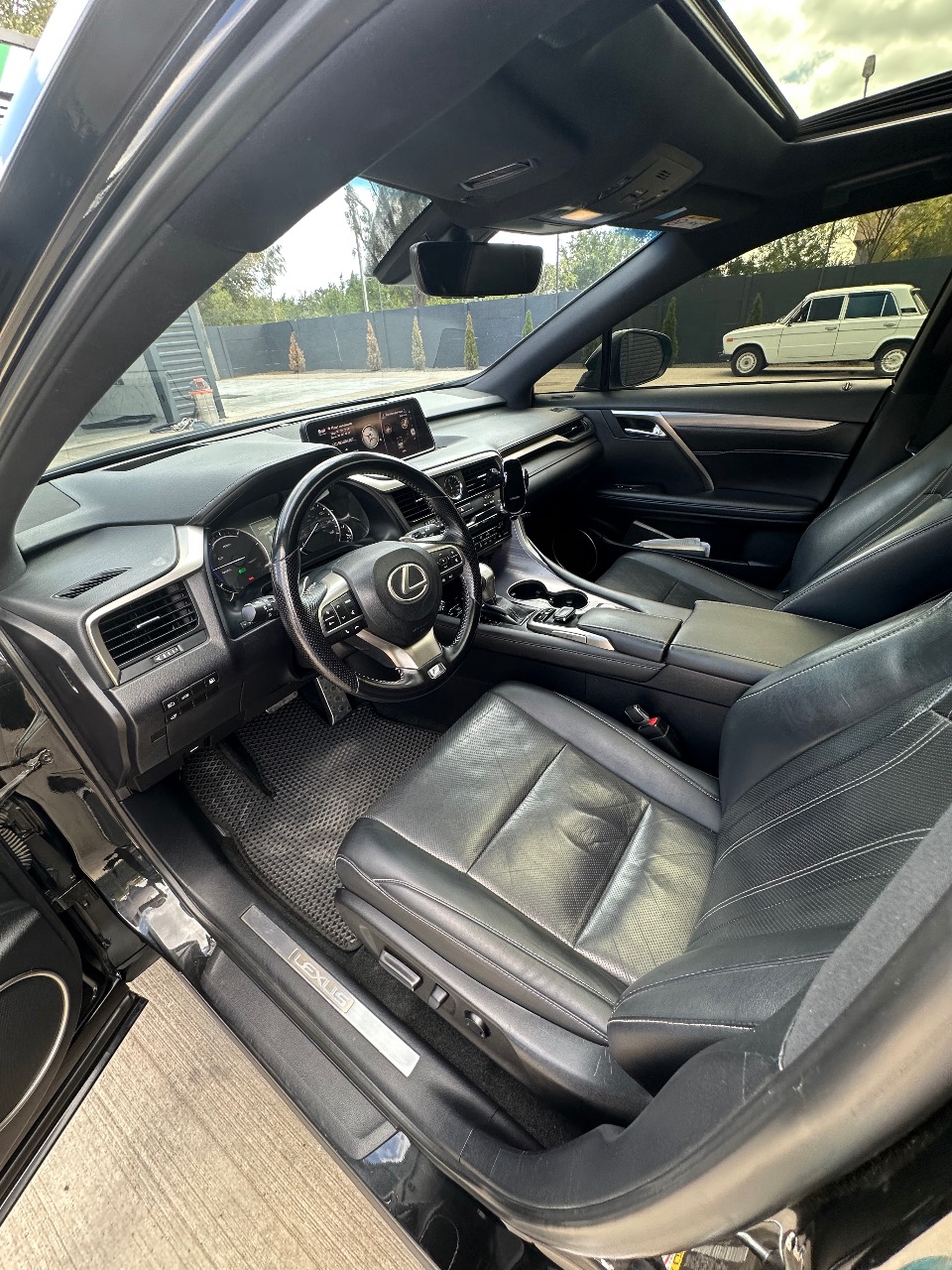 Lexus RX - фото 18