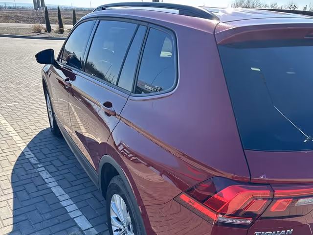 Volkswagen Tiguan - фото 5