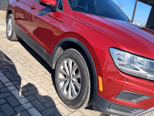 Volkswagen Tiguan - фото 2