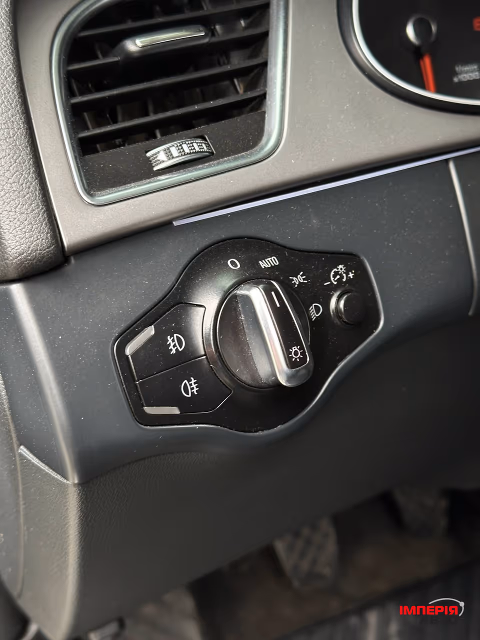 Audi A4 - фото 20