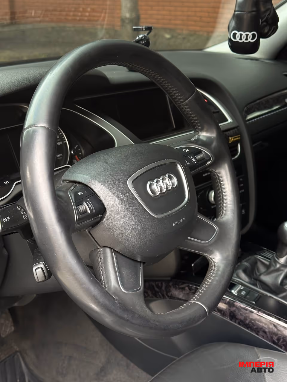 Audi A4 - фото 16