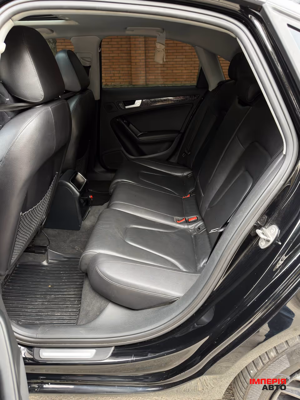 Audi A4 - фото 17