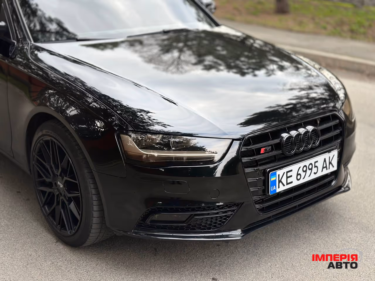 Audi A4 - фото 12