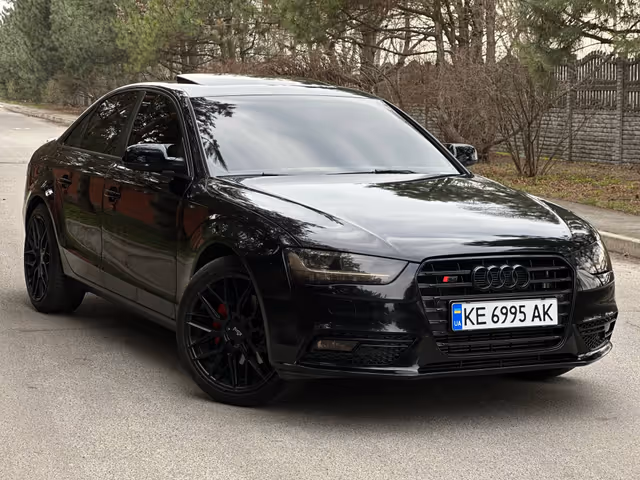 Audi A4 - фото 3