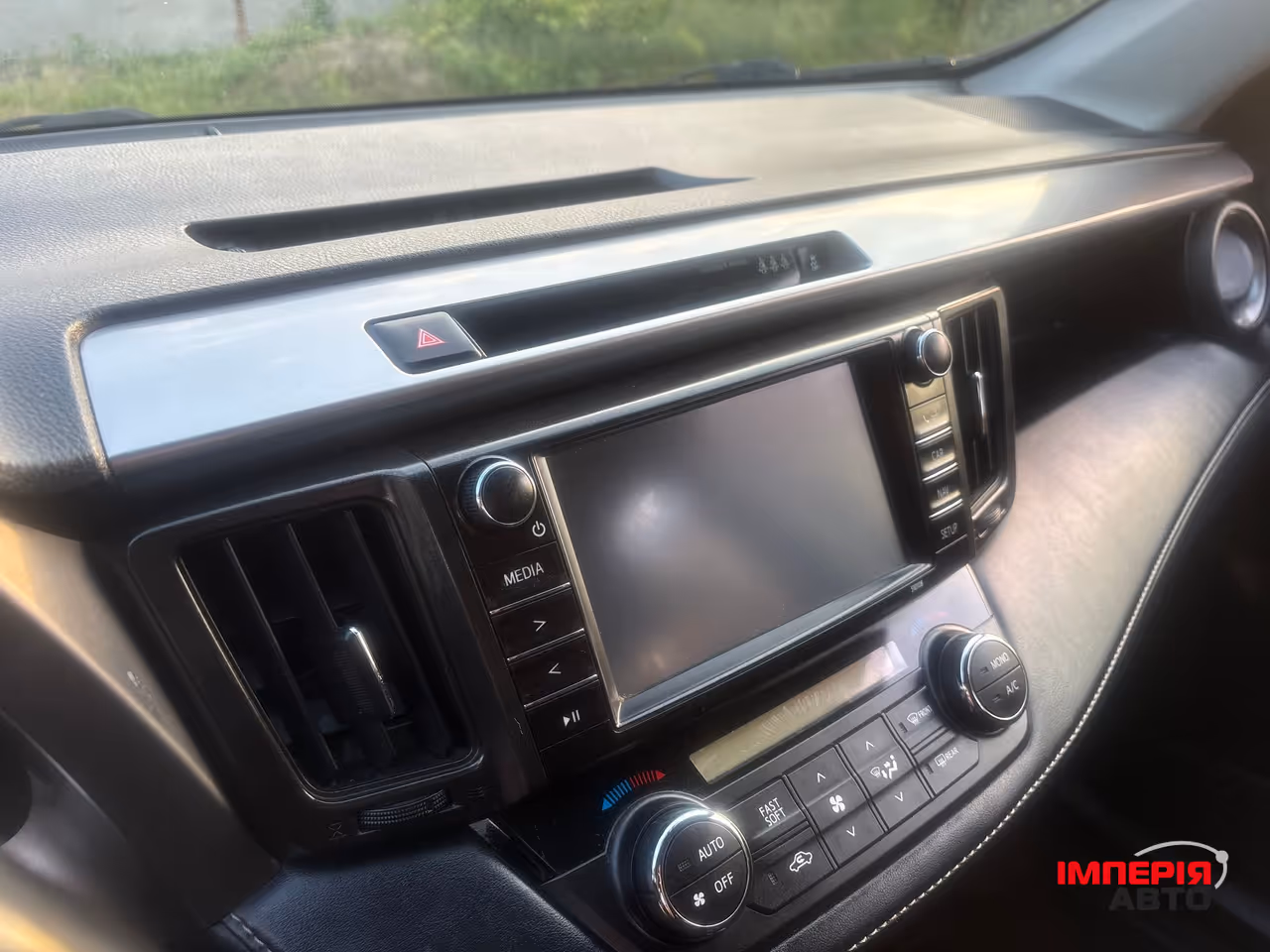 Toyota RAV4 - фото 11