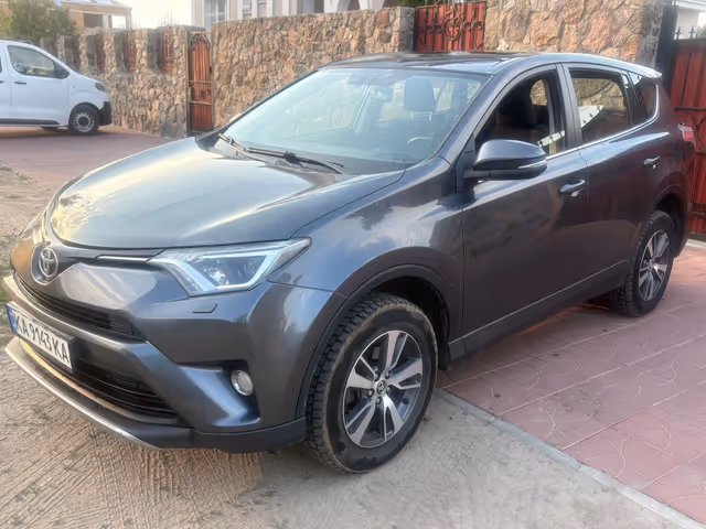 Toyota RAV4 - фото 4