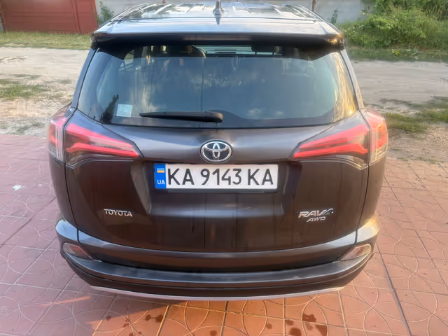 Toyota RAV4 - фото 5