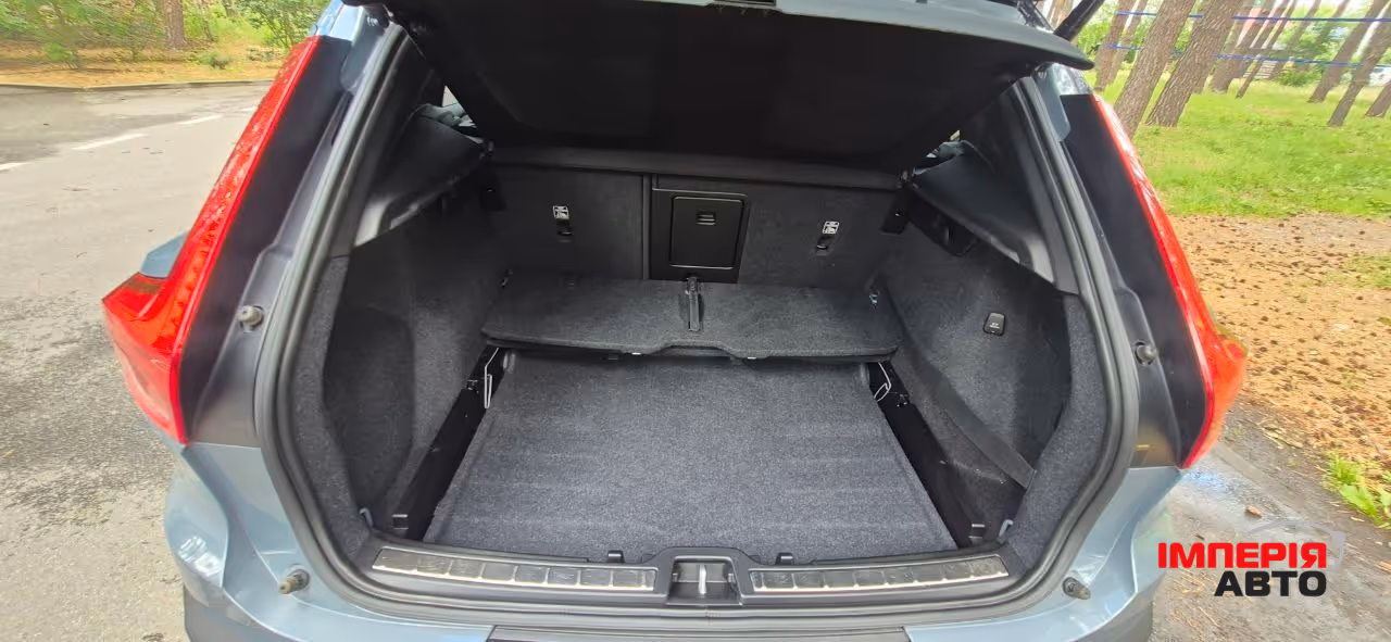 Volvo XC40 - фото 35
