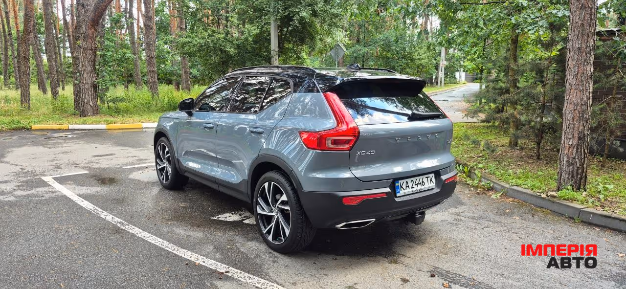 Volvo XC40 - фото 10