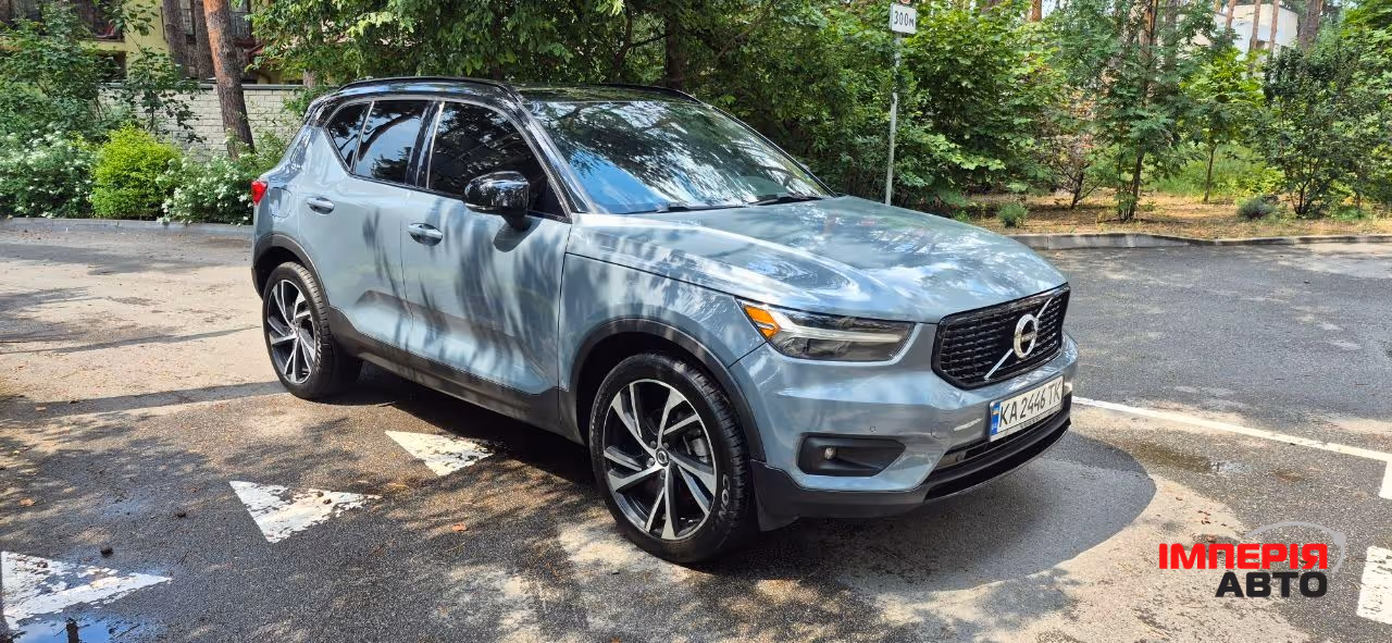 Volvo XC40 - фото 1