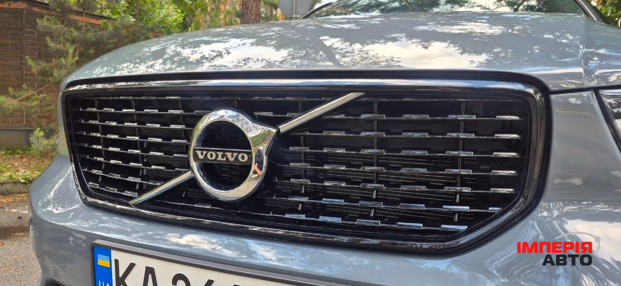 Volvo XC40 - фото 16