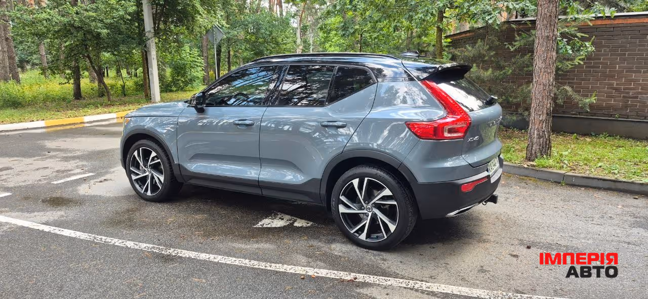 Volvo XC40 - фото 11