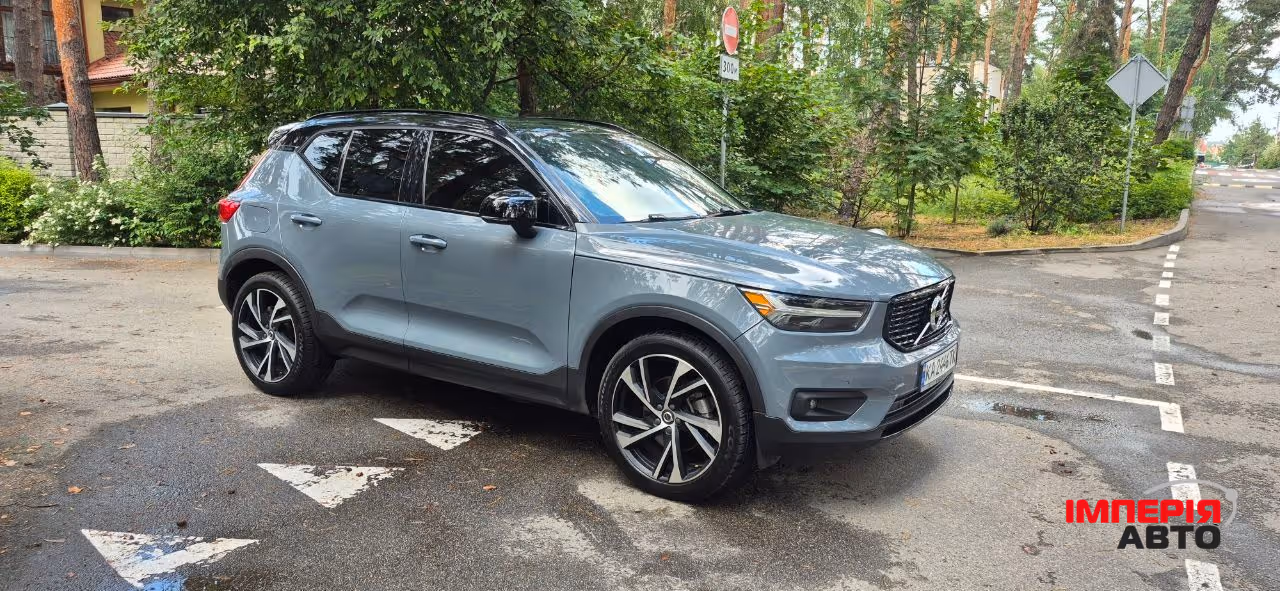 Volvo XC40 - фото 19