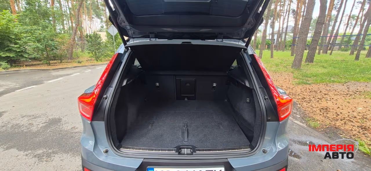 Volvo XC40 - фото 33