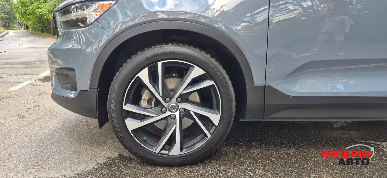Volvo XC40 - фото 14