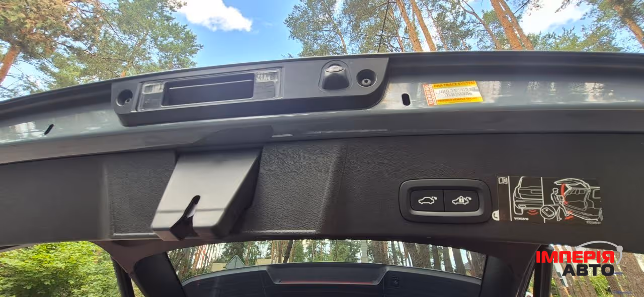 Volvo XC40 - фото 34