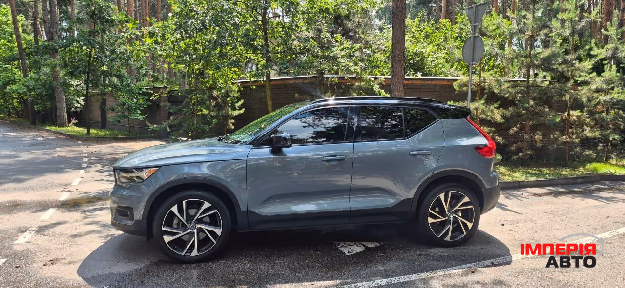 Volvo XC40 - фото 2