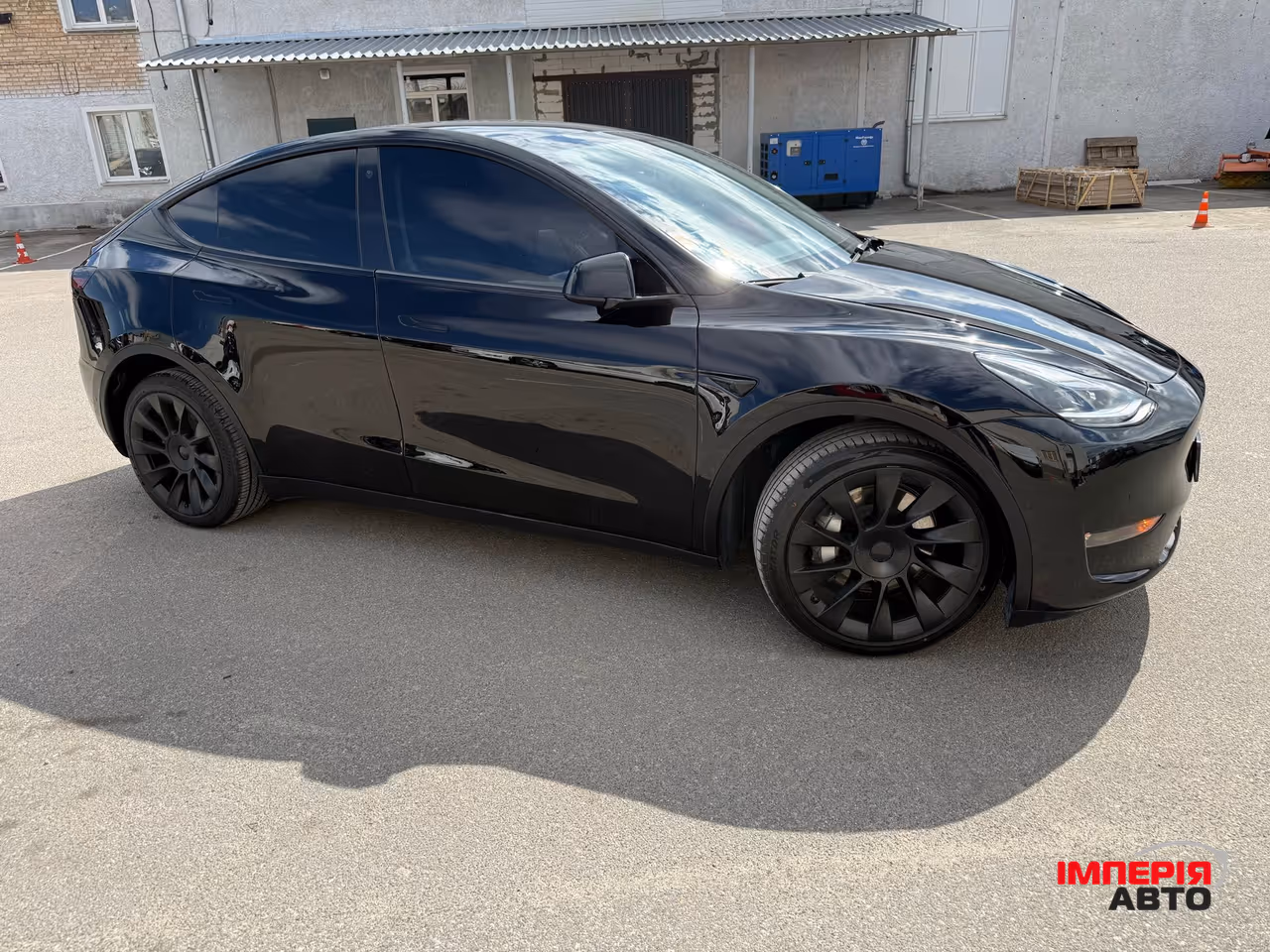 Tesla Model Y - фото 8