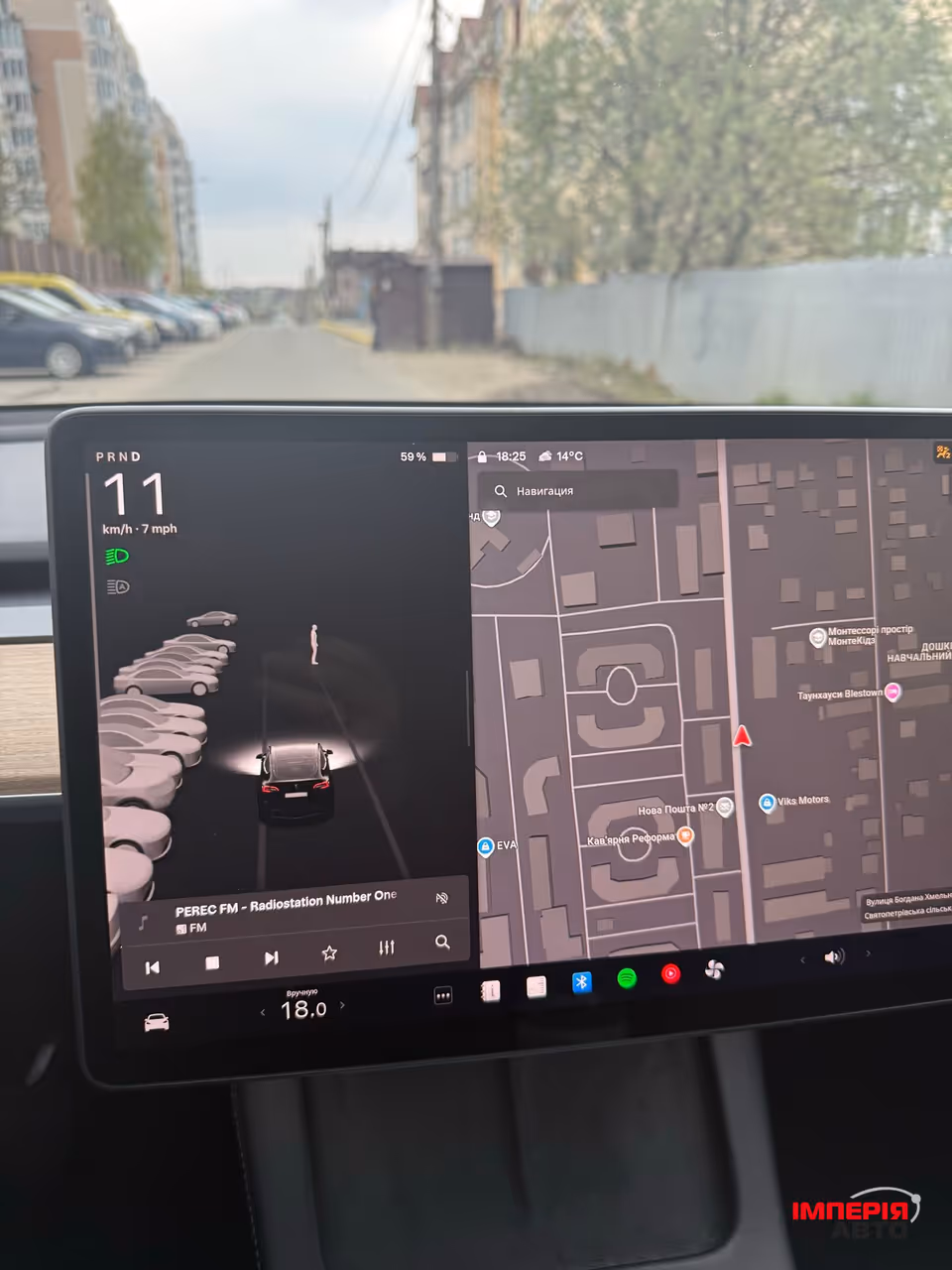 Tesla Model Y - фото 12