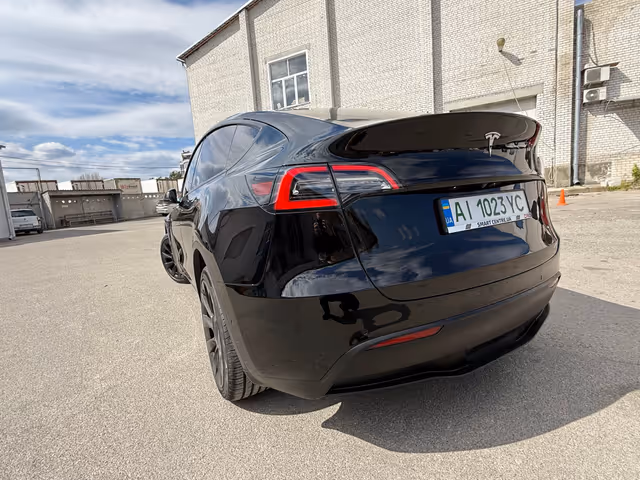 Tesla Model Y - фото 5