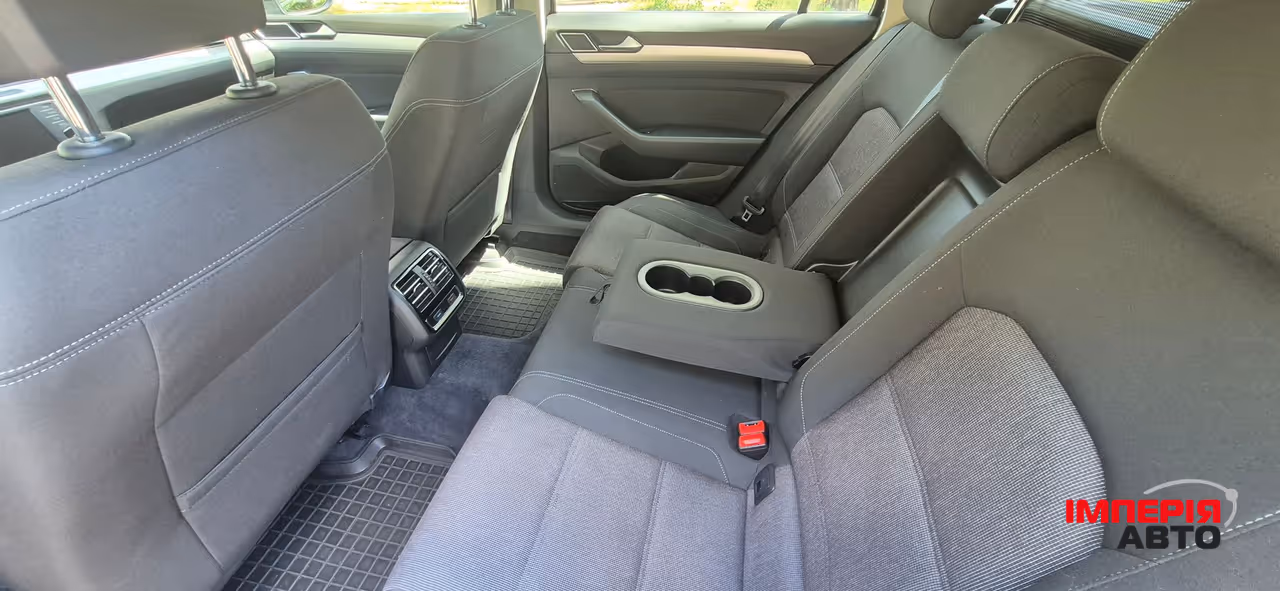 Volkswagen Passat - фото 28