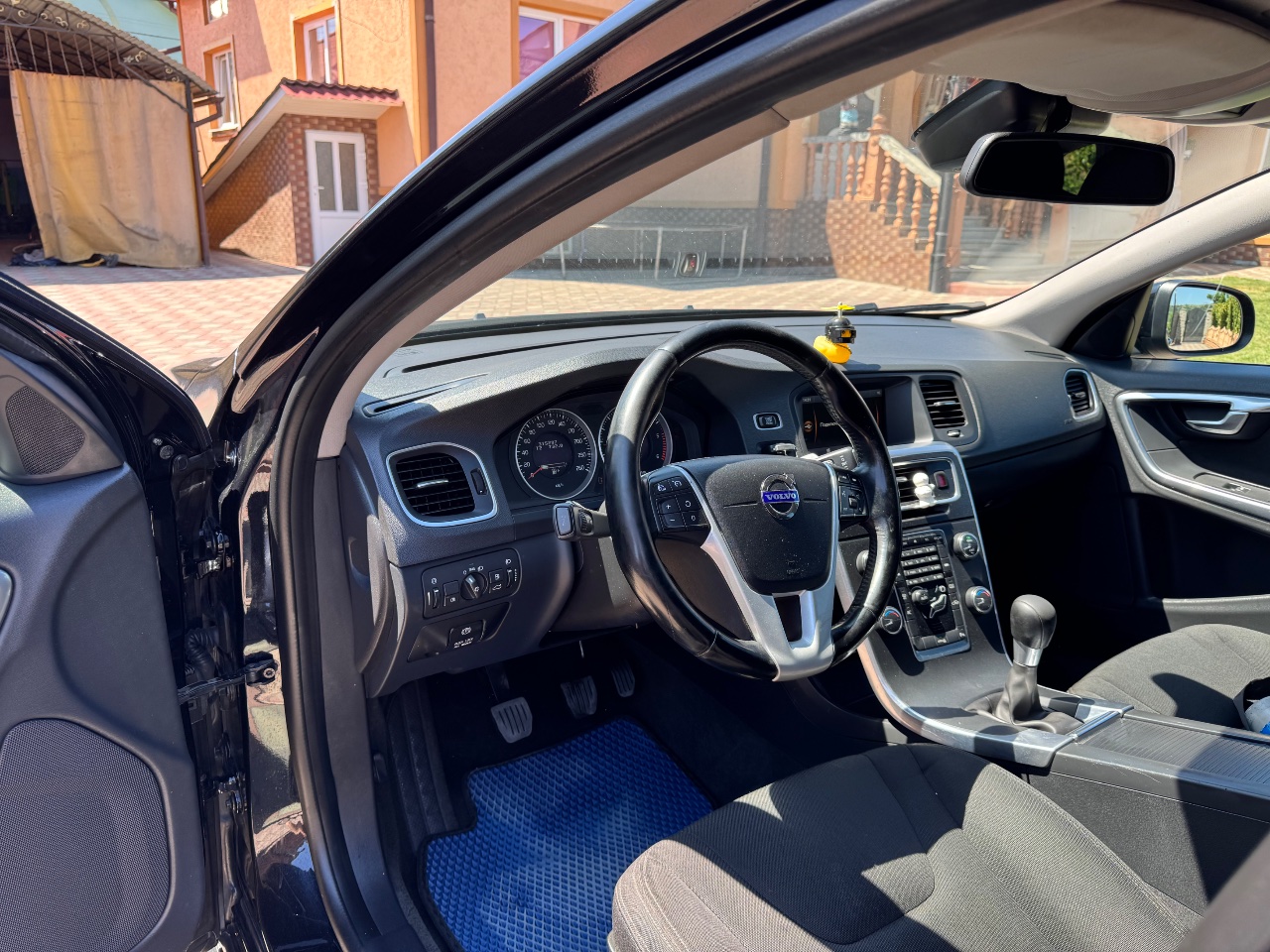 Volvo V60 - фото 9