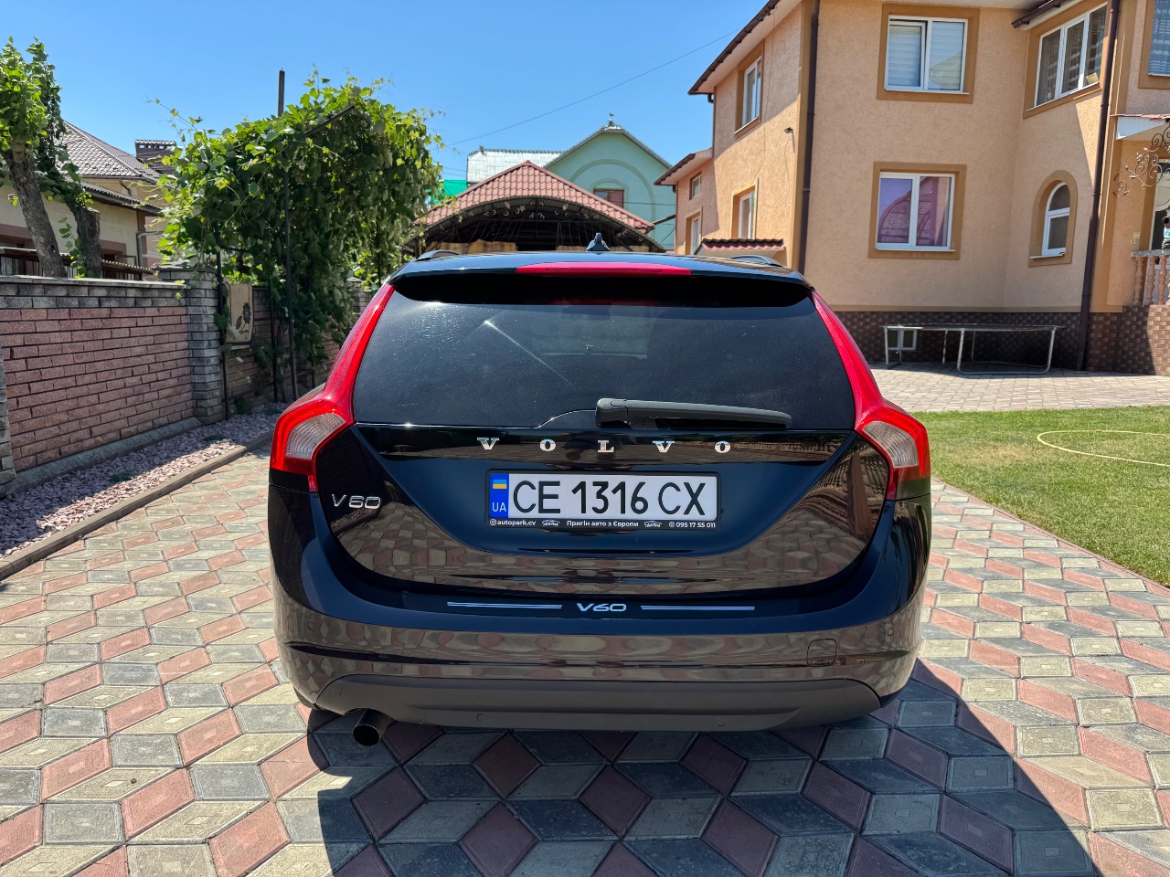 Volvo V60 - фото 8