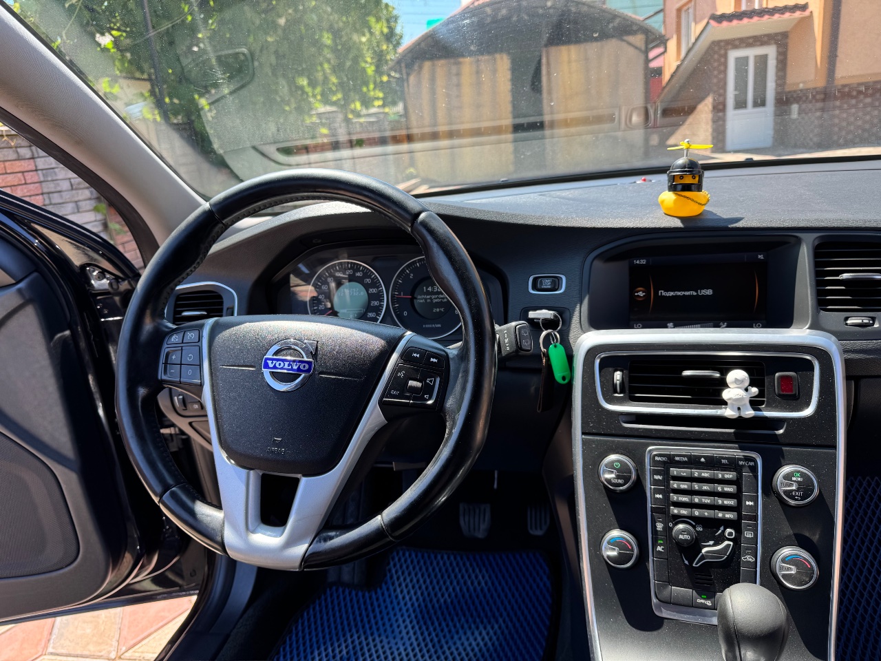 Volvo V60 - фото 10