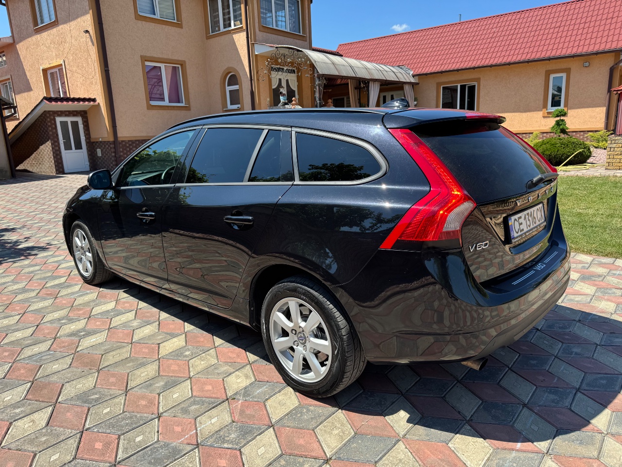 Volvo V60 - фото 14