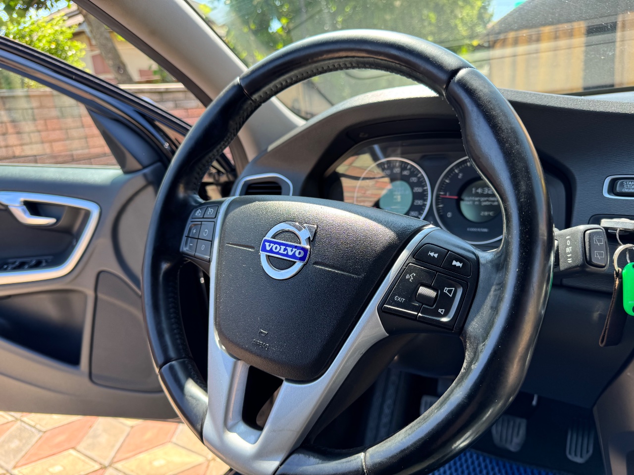 Volvo V60 - фото 2