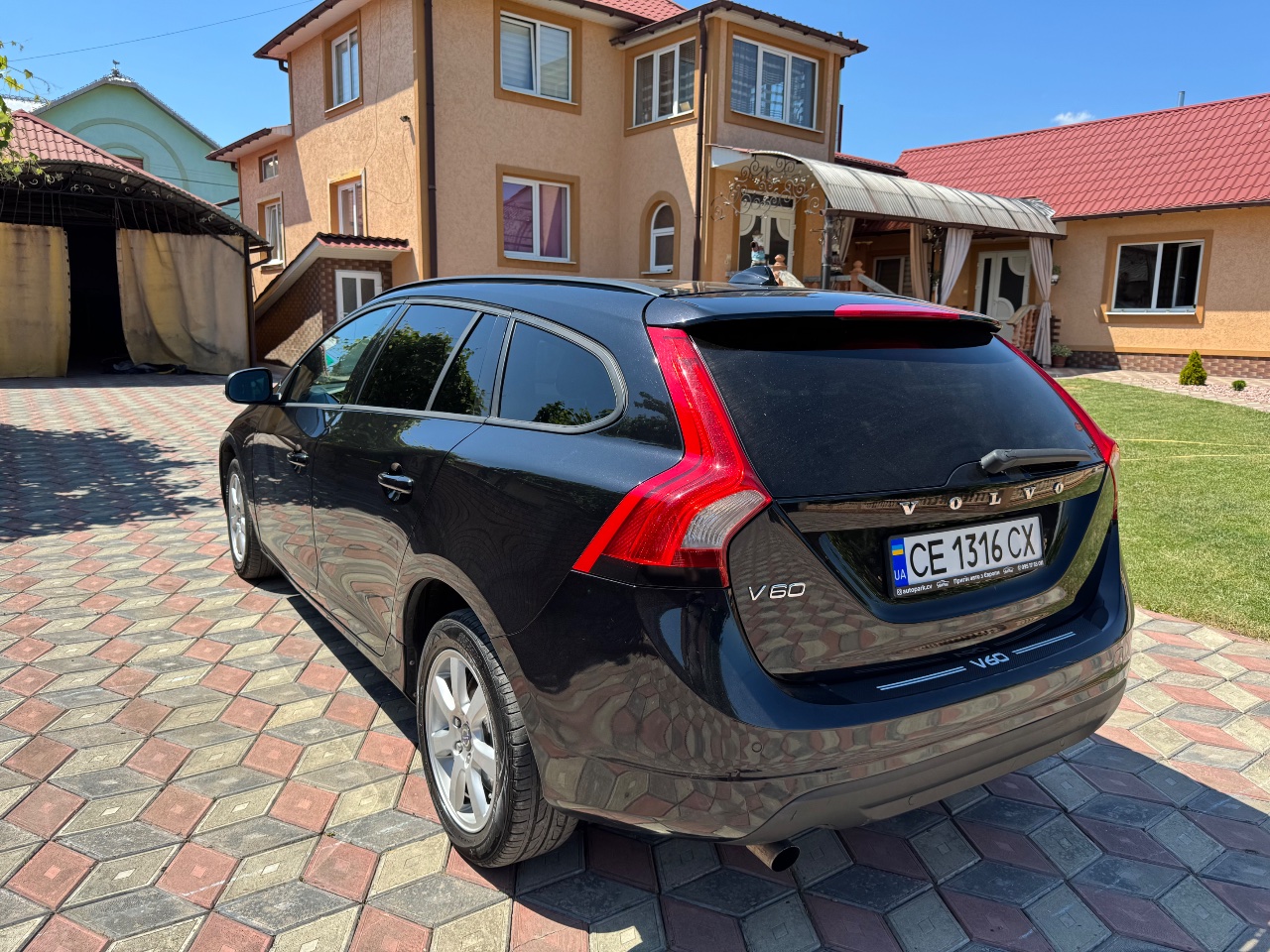 Volvo V60 - фото 12