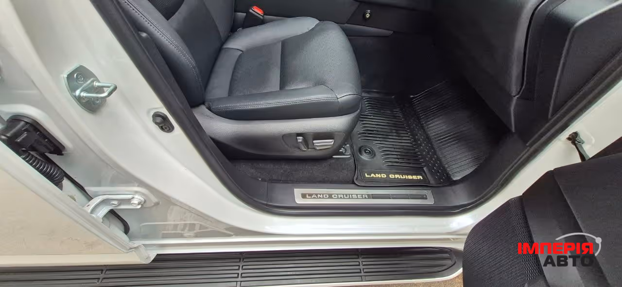 Toyota Land Cruiser - фото 22