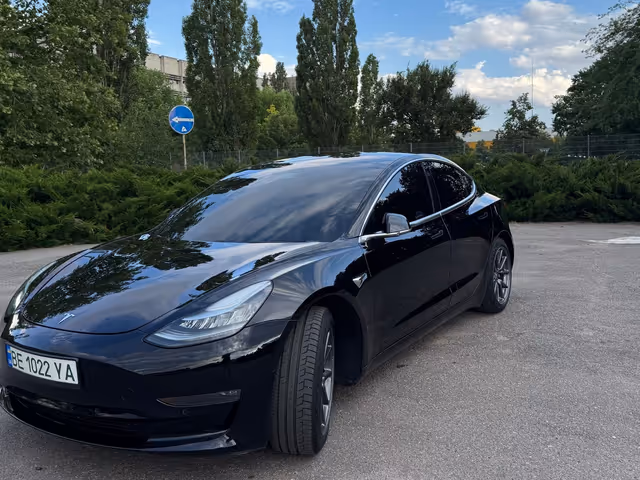 Tesla Model 3 - фото 4