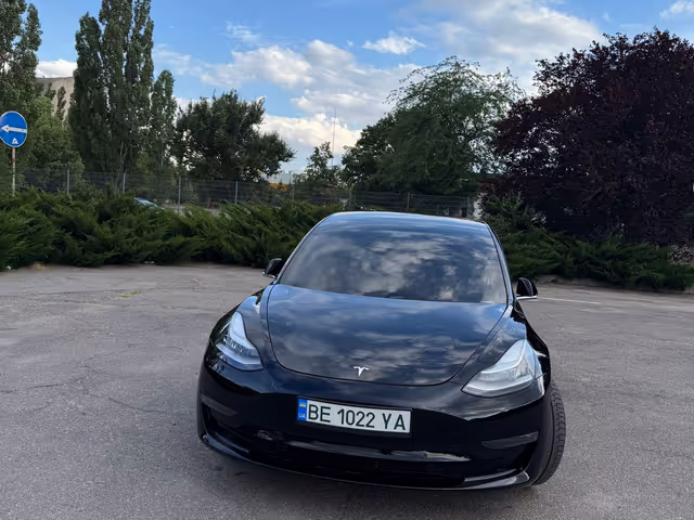Tesla Model 3 - фото 3