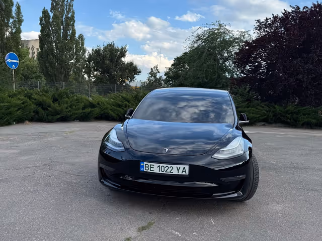 Tesla Model 3 - фото 2