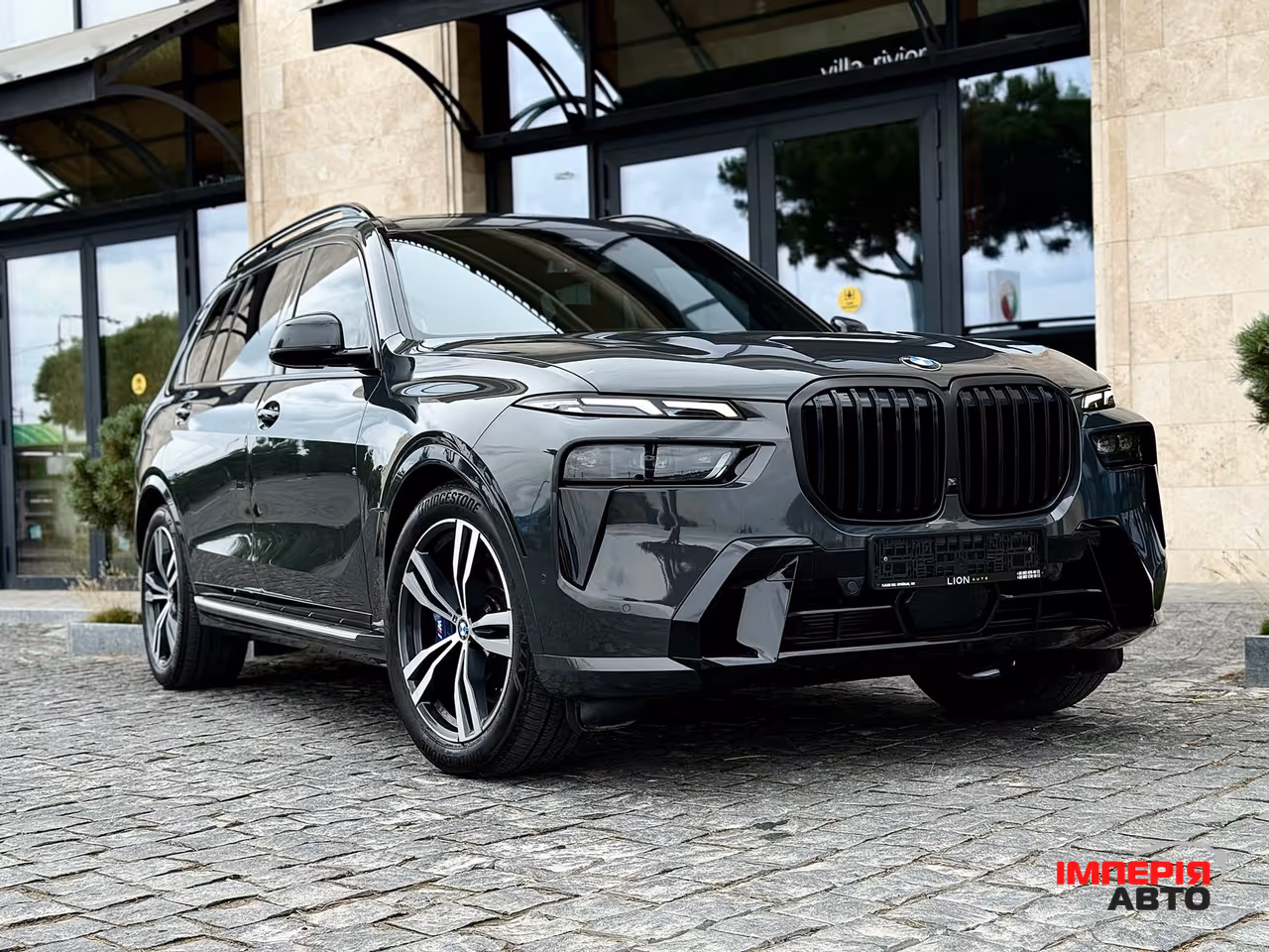 BMW X7 - фото 1