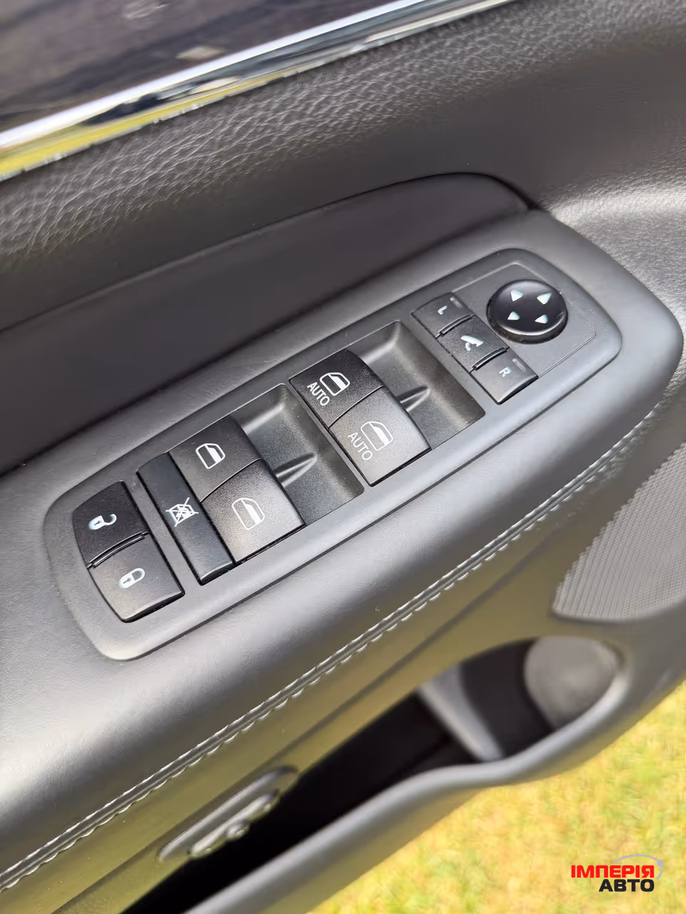 Jeep Grand Cherokee - фото 20
