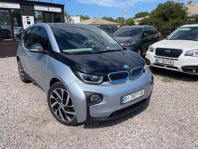 BMW i3 - фото 1