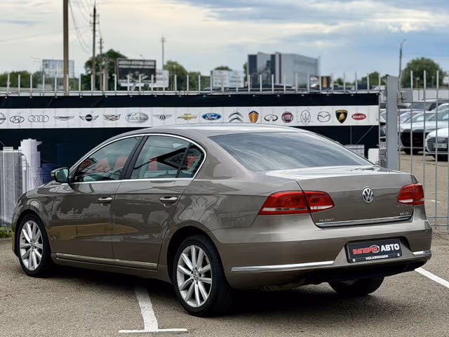 Volkswagen Passat - фото 5