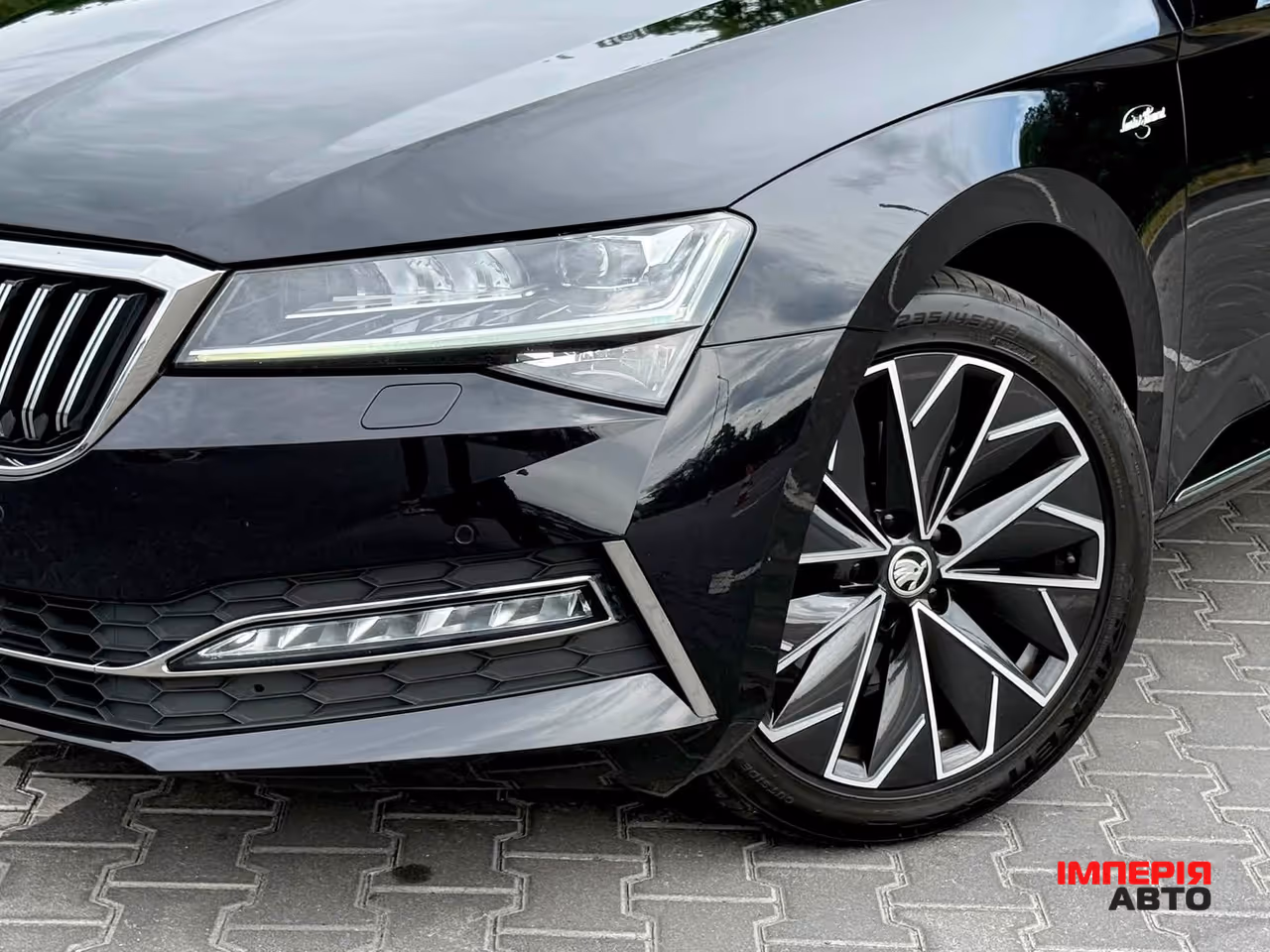 Skoda Superb - фото 8
